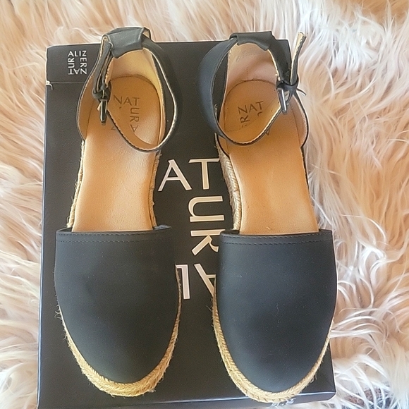 Espadrilles - Picture 4 of 4